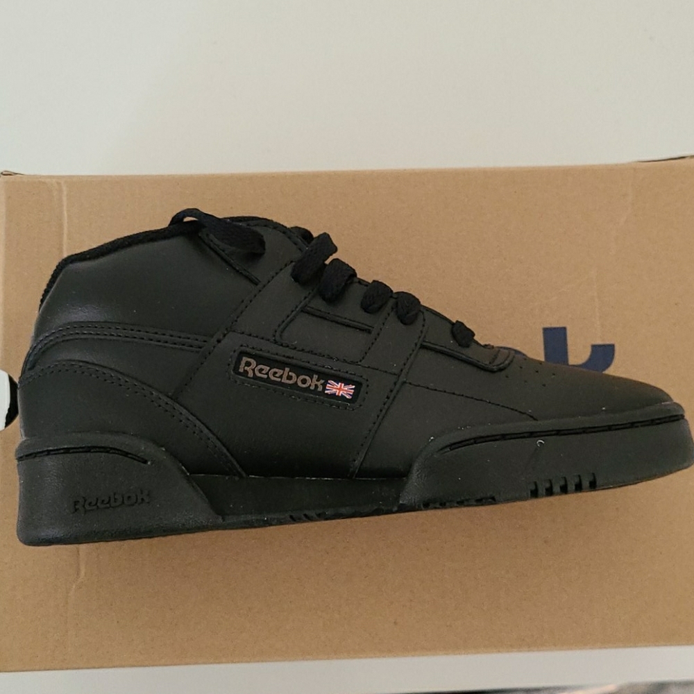 New Sneakers🔥SOLD🔥